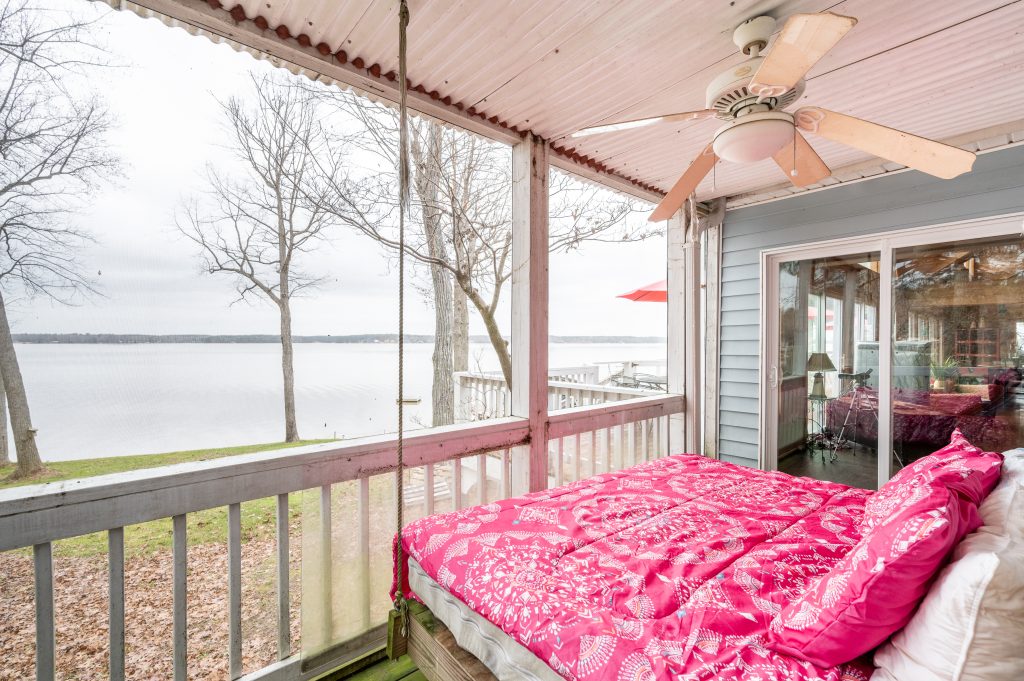 Swinging Bed