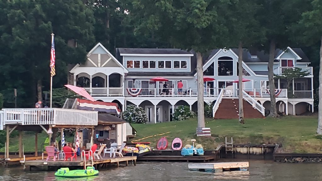 Front of House on Main Lake